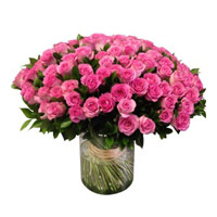 Online New Year Flowers in Vizag deliver Pink Roses in Vase 100 Flowers