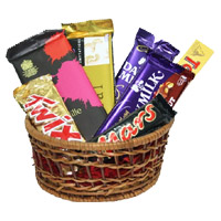 New Year Gifts to Hyderabad encircled with Hamper Delight Chocolate to Hyderabad